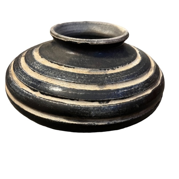 Hand Crafted Black & Tan Textured Stoneware RoundVase